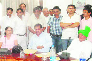 Indian National Lok Dal president Om Prakash Chautala (extreme right) at a zila parishad meeting in Jind 