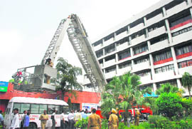 A mock drill in progress at the SBI building in Sector 17, Chandigarh. 