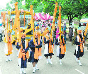 ‘Panj Piaras’ lead a nagar kirtan in connection with Guru Harkrishan’s birth anniversary in Chandigarh