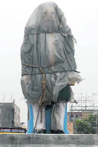 No cover-up please: The statue of freedom fighter Gopal Singh Quami at Sky Lark Chowk in Jalandhar