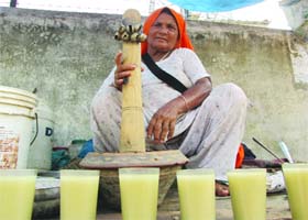 A bhang vendor at the Lal Badshah fair at Nakodar