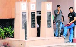 DAV College, Sector 10, which produced three gallantry award winners, including a PVC recipient, was a picture of indifference on the Vijay Diwas, marking Kargil War victory.