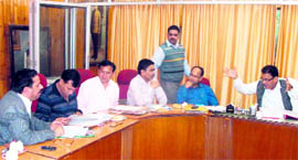 Agitated MC president OP Uniyal counters charges of nepotism during a meeting of the Mussoorie Municipal Council on Tuesday.