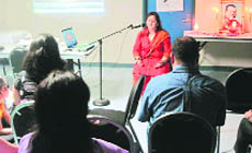Sangeeta Mittal teaches reiki to NRIs in Canada