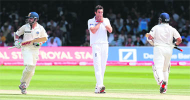 Gautam Gambhir (L) and Sachin Tendulkar were not fully fit during Indias second innings.