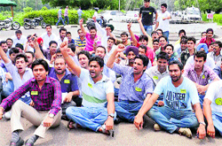 SOPU members protest outside the Vice-Chancellors office in Chandigarh on Wednesday