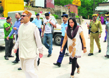 MPs Amar Singh and Jayaprada on the way to the Bagulamukhi temple in Kangra on Thursday