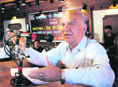 Shanta Kumar, National BJP Vice-President, at a seminar organised by the Youth Against Corruption in Shimla 