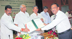 Dr RK Singh, director, National Research Centre on Equines, Hisar, receives the prestigious Rafi Ahmed Kidwai Award from Union Agriculture Minister Sharad Pawar.