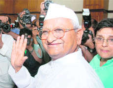 Social activist Anna Hazare addresses mediapersons in New Delhi 