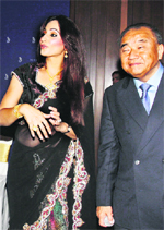 Prida Tiasuwan, chairman of Pranda group, along with TV actress and model Rakhshanda Khan during the launch of an outlet in Amritsar.