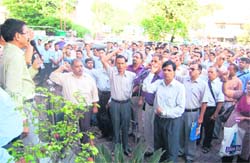 Bank employees hold a protest in Dehradun 