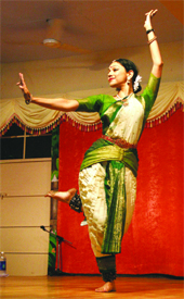 Bharatnatyam exponent Rama Vaidyanathan performs at Virasat-2011