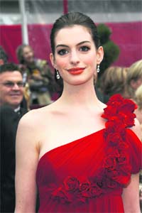 ONE GO: Anne Hathaway