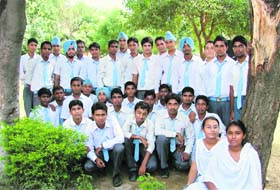 Students of a PAU school doing part-time jobs