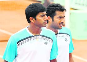 Rohan Bopanna (L) and Aisam-ul-Haq Qureshi