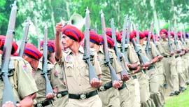 Cops take part in an I-Day rehearsal at SCD Government College in Ludhiana.