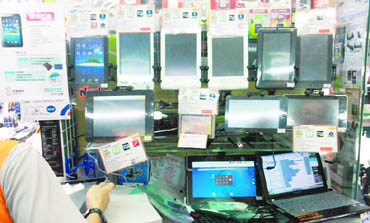 If discounted second-hand electronic items turn out to be defective, the buyer has the right to a refund or a replacement