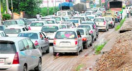 Cars lined up during a traffic jam on the NH-1.