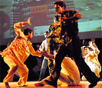 Artistes stage the play The Last Salute in Hidustani at Tagore Theatre in Sector 18, Chandigarh, on Thursday
