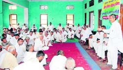 Farmers opposed to the nuclear power plant hold a meeting at Gorakhpur village in Fatehabad