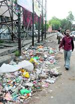 A garbage dump adjacent to the wall of Fentonganj Girls Senior Secondary School in Jalandhar
