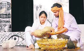 Happy bday Gulzar: Gulzars play Kharaashein was staged at the Red Cross Bhawan on Sunday to mark his birthday