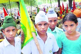 Children expressing their solidarity with the protesting farmers