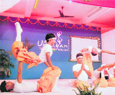 Senior students present yoga at Unnayan 2011 at Dev Sanskriti University in Haridwar 
