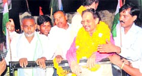 Former Uttarakhand Chief Minister BC Khanduri leads an anti-corruption march in Haridwar.