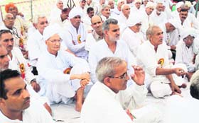Members of the Sarvkhap Mahapanchayat pass a resolution to ban the Khap film at Meham Chaubasi in Rohtak on Sunday.