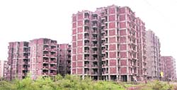 Building complex with 10 floors.