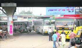 Buses halt at an unauthorised stop located just next to the office of the Traffic police in Jalandhar