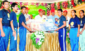 Chief Minister Bhupinder Singh Hooda launches the fairplay scholarship programme for SC sportspersons at his residence in Chandigarh on Friday.
