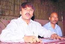 Kunwar Jupender Singh, state president of the Uttaranchal Sanyukt Sarv Samaj Sangathan, addresses mediapersons in Dehradun on Tuesday