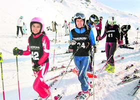 Aanchal Thakur (right) and Varsha Thakur during a skiing race at Innsbruck, New Zealand