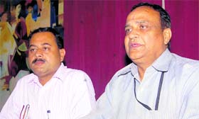 Arun Sood (right), vice-president, and Sanjeev Sharma, secretary, of the Dehradun District Volleyball Association address mediapersons in Dehradun on Thursday.