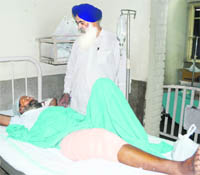 Sohan Singh, who was injured in a firing incident, recuperates at the CMCH in Ludhiana 