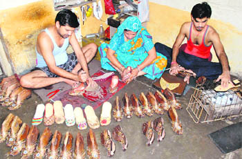 Several craftsmen are involved in the art of making Punjabi juttis