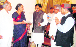 Ramesh Pokhriyal Nishank submits his resignation to Governor Margaret Alva in Dehradun on Sunday