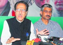 Pradesh Congress Committee chief Saifuddin Soz addresses a press conference in Jammu on Wednesday.