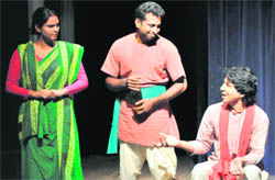 Artistes stage the play Laal Kaner at Punjab Kala Bhavan, Sector 16, Chandigarh