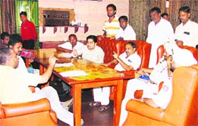(Right) Restaurant and mall owners level allegations against each other in Ludhiana