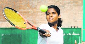 In U-16 (girls), G.S. Vasavi of Tamil Nadu defeated Nimrat Walia of the city in the CLTA tennis tournament at Sector 10, Chandigarh, on Sunday.