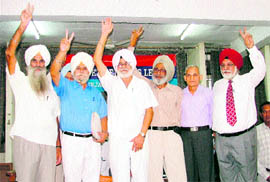 Newly elected president Col Bhag Singh (third from left) with the elected team of Ex-service League Punjab. 