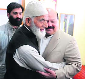 Former PoK Prime Minister Sultan Mehmood Chaudhary meets Hurriyat Conference leader Syed Ali Geelani in Srinagar on Tuesday