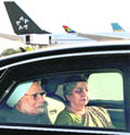 PM Manmohan Singh with wife Gursharan Kaur at the Frankfurt airport. 