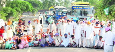 Angry over the Hansi Butana verdict, Dharmheri residents block the Patiala-Kaithal highway.