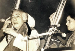 Primila Puri with guru Ustad Munawar Ali Khan