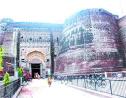  The Archaeological Survey of India (ASI) has barred construction or repair of houses in the vicinity of the Bathinda Fort. 